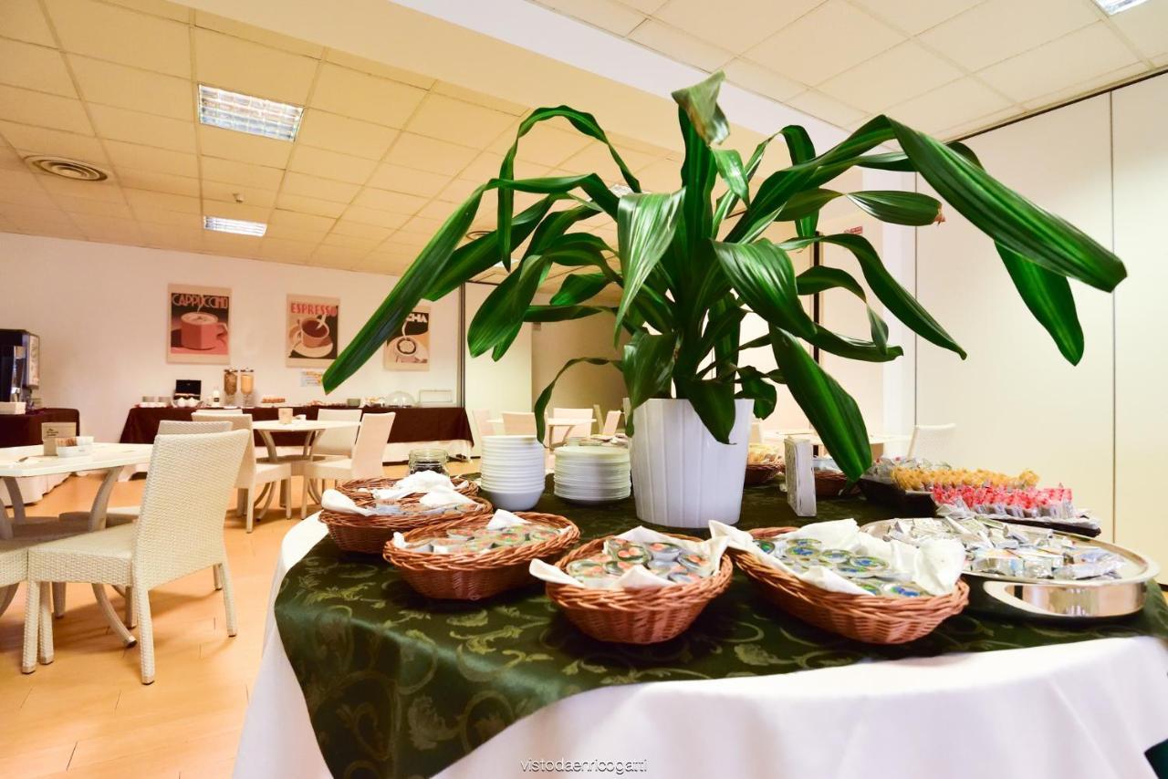 Standard Hotel Udine Pradamano Экстерьер фото